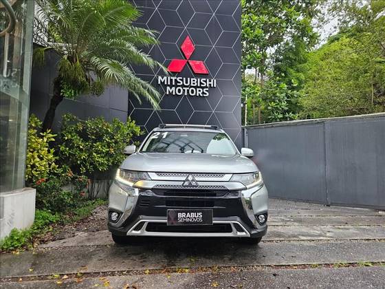 MITSUBISHI OUTLANDER 2.2 MIVEC DI-D DIESEL HPE-S AWD AUTOMÁTICO